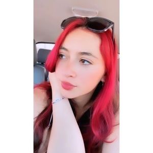 Meet your Posher, Noelia